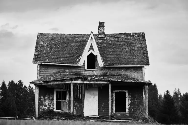 Spiritual Meaning of Dreaming of an Old House: Interpretation and Symbolism