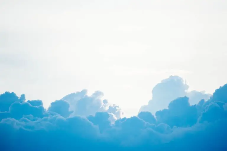 Unlocking the Spiritual Meaning of Clouds in Dreams