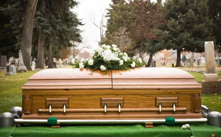 Exploring the Spiritual Meaning of Dreaming About a Funeral of a Stranger