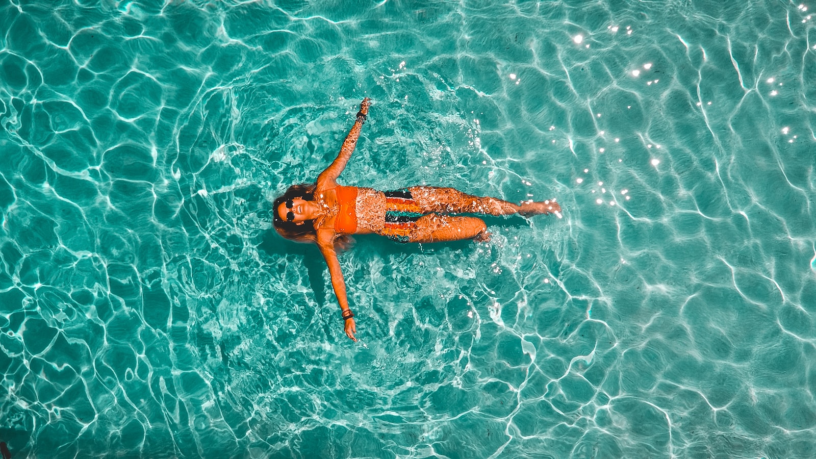 unlocking-the-spiritual-meaning-of-swimming-in-clear-blue-water
