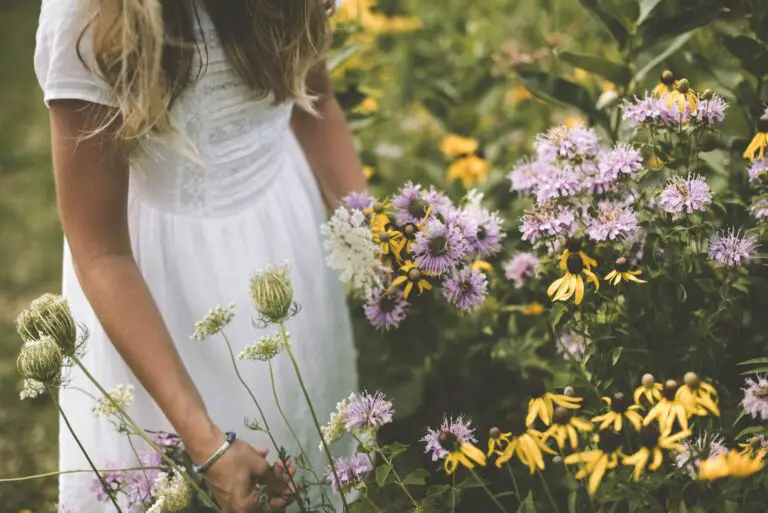 The Spiritual Meaning of Dreaming of a White Dress: What Does It Symbolize?
