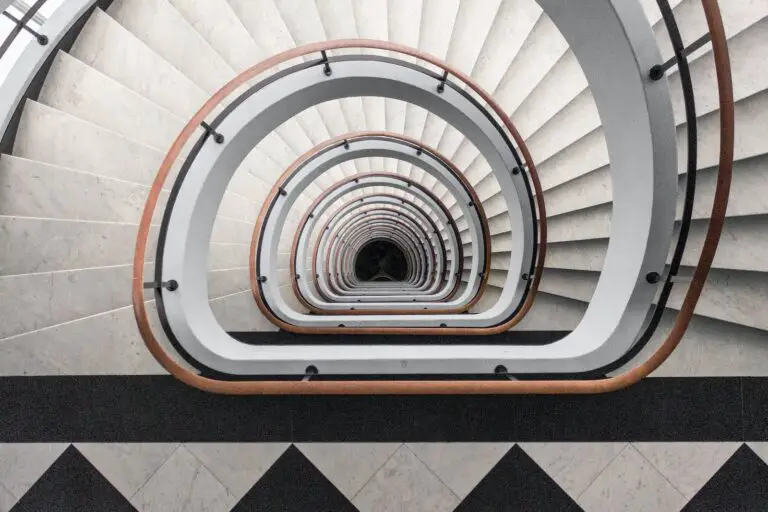 Spiritual Meaning of Dreaming About a Staircase: Exploring the Symbolism and Interpretation
