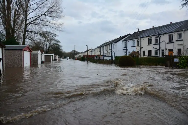 Spiritual Meaning of Dreaming About a Flood: Interpretation and Symbolism