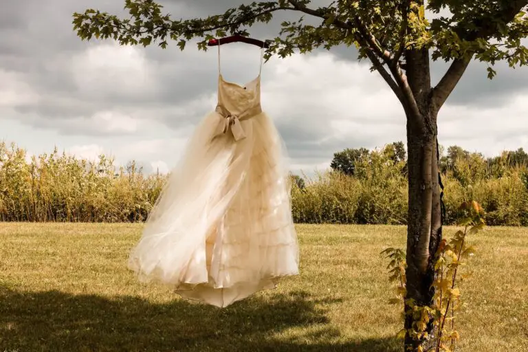 Unlocking the Spiritual Meaning: White Wedding Dress Dreams