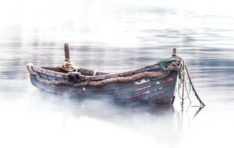 Spiritual Meaning of Dream About a Boat: Understanding Your Inner Journey and Symbolism